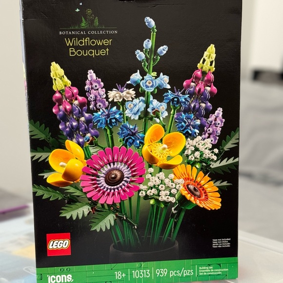 LEGO Icons Wildflower Bouquet - Picture 3 of 4